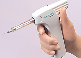 麻酔注射器「カートリエース」は、麻酔が早く効きかつ痛みを少なく抑えます