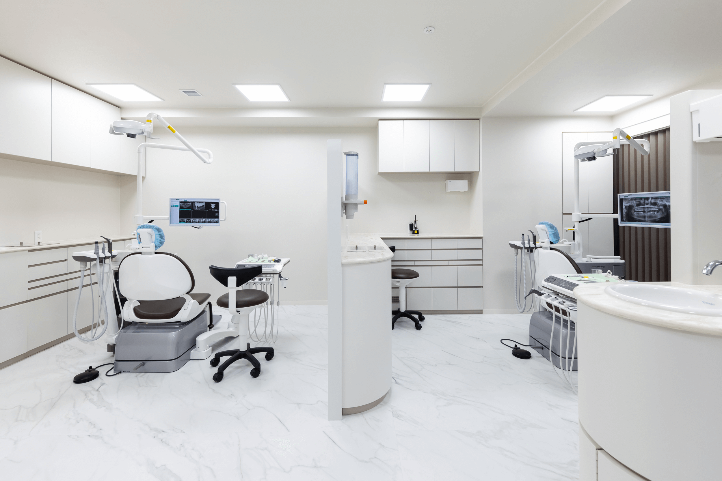 バスセンター前駅1番出口より徒歩1分【自由診療対応】大通り吉田歯科医院