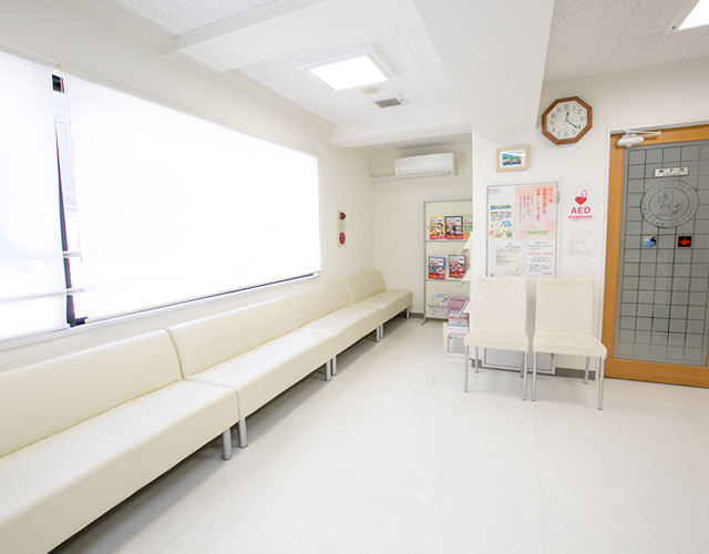 ①エントランス ②受付 ③待合室