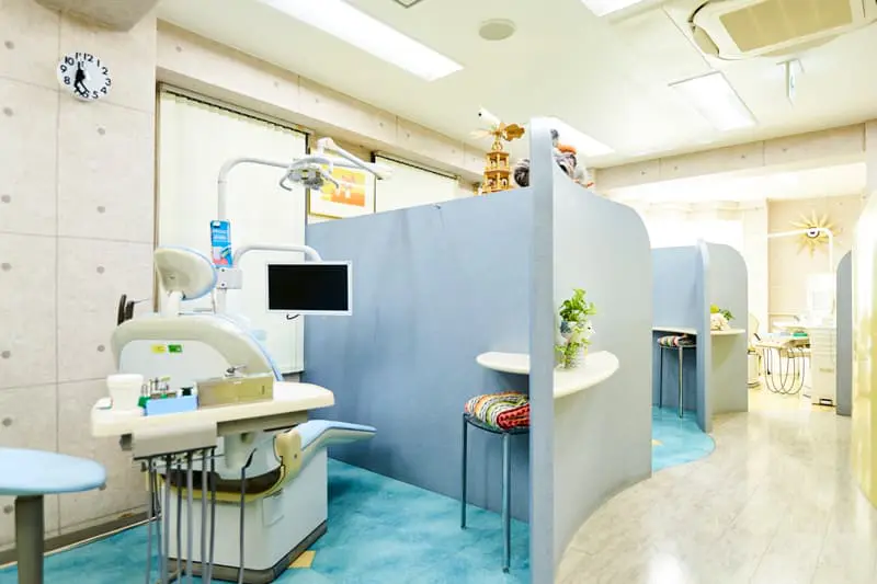 【日本補綴歯科学会指導医 在籍】【東梅田駅 徒歩5分】CAD/CAM冠や審美にも対応し、通いやすい立地の歯科医院