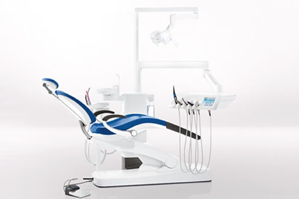 ドイツSirona社製の診療チェアーを使用しています