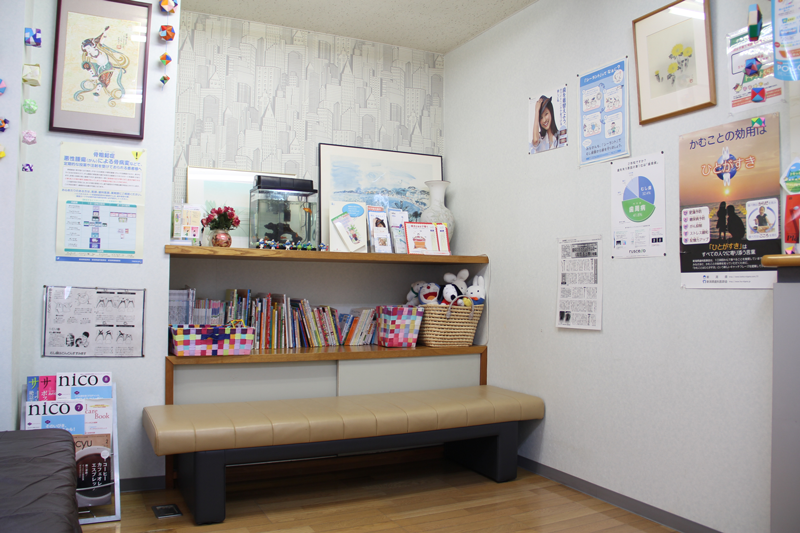 ①診療室②子供用診療台③待合室