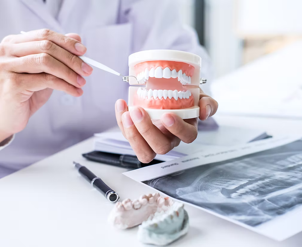 矯正歯科治療を通じて歯並びや噛み合わせの改善に取り組んでいます