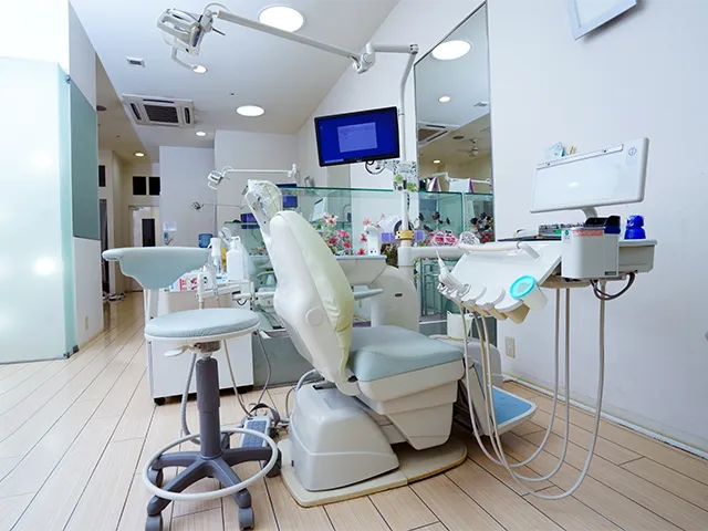 違和感や痛みがある場合は口腔外科を受診しましょう