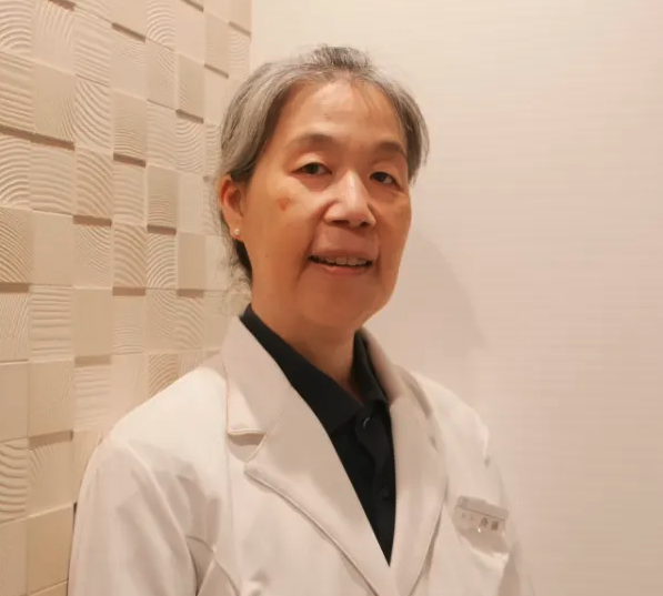 院長の斉藤　千秋