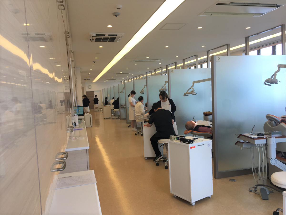 【JR内房線 木更津駅よりバス19分】幅広い歯科医療を取り扱い内科や皮膚科も併設されていることから総合的な医療を受けられる房総メディカルクリニック