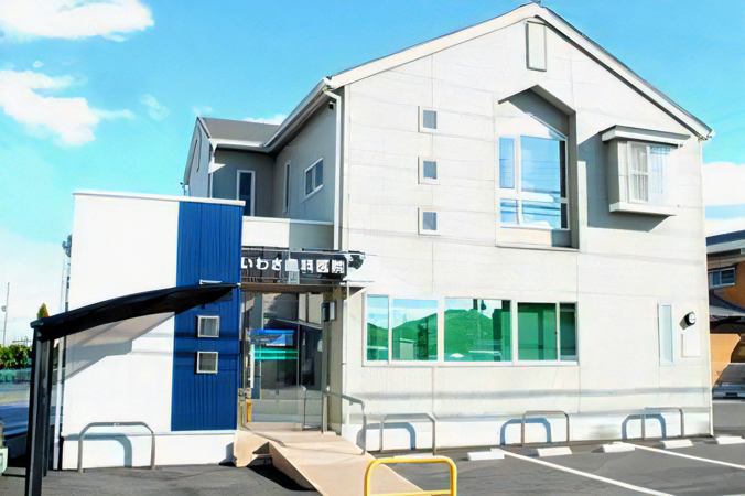 ①クリニック外観②待合室③キッズスペース