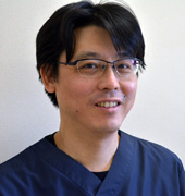 院長の鈴木 健二