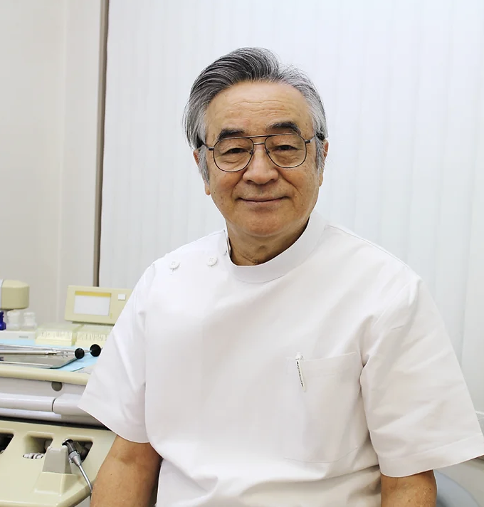 院長の金子 鴻二