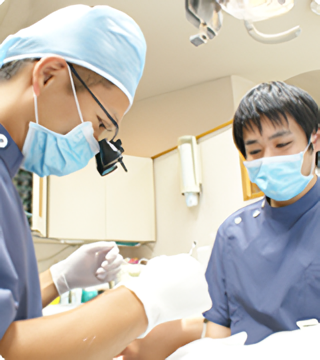 患者様のお口の状態を詳しく診断し、分かりやすく説明したうえで治療を進めています