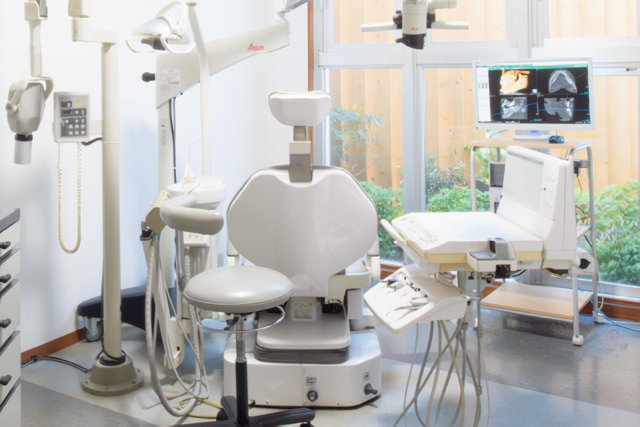 ①受付②待合室③診療室