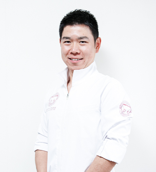 院長の小出 知弘