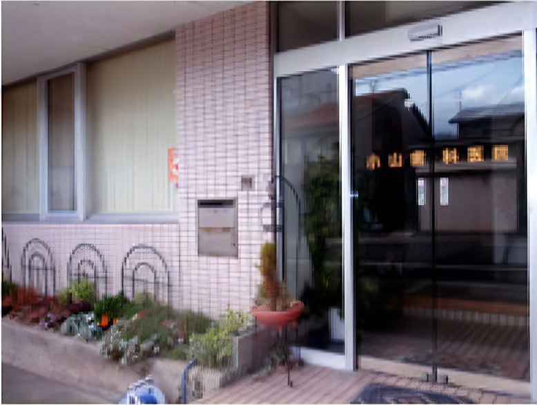 ①外観②待合室③写真はイメージです