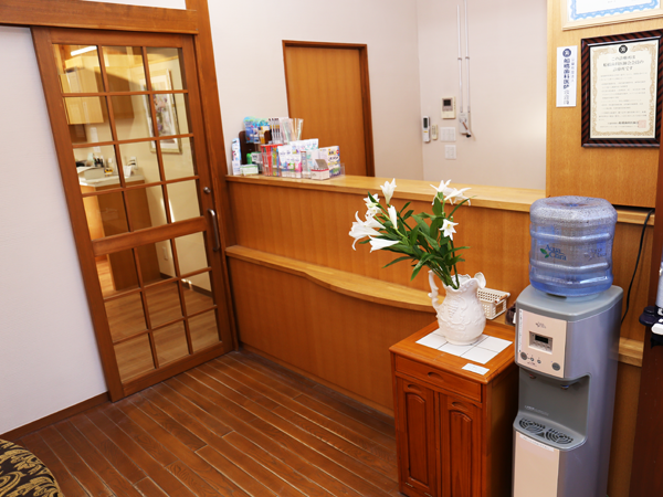 【船橋日大前駅から徒歩3分】【日本口腔外科学会所属医師】幅広い診療で患者様に寄り添う陽まわり歯科クリニック