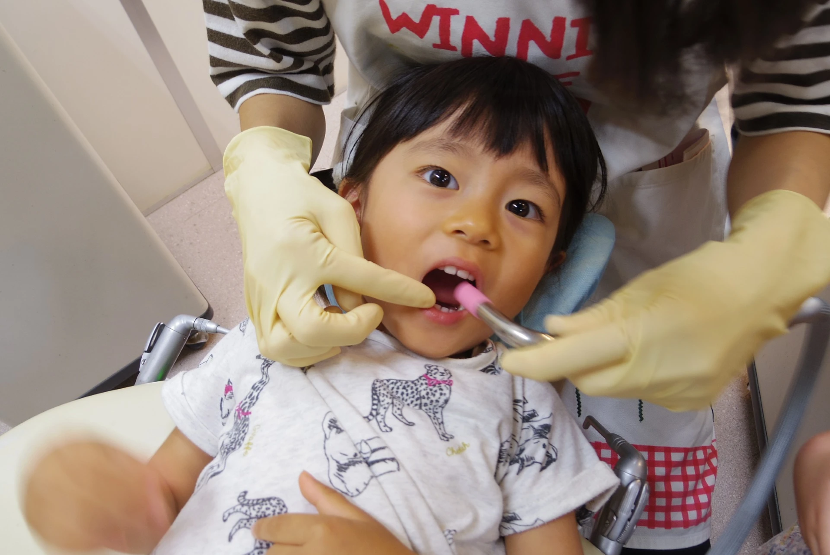 歯医者が初めてのお子様にも、やさしく寄り添う診療スタイル