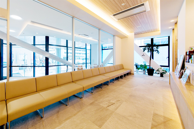 機能性と美しさを両立するセラミック素材で、理想の笑顔をサポート