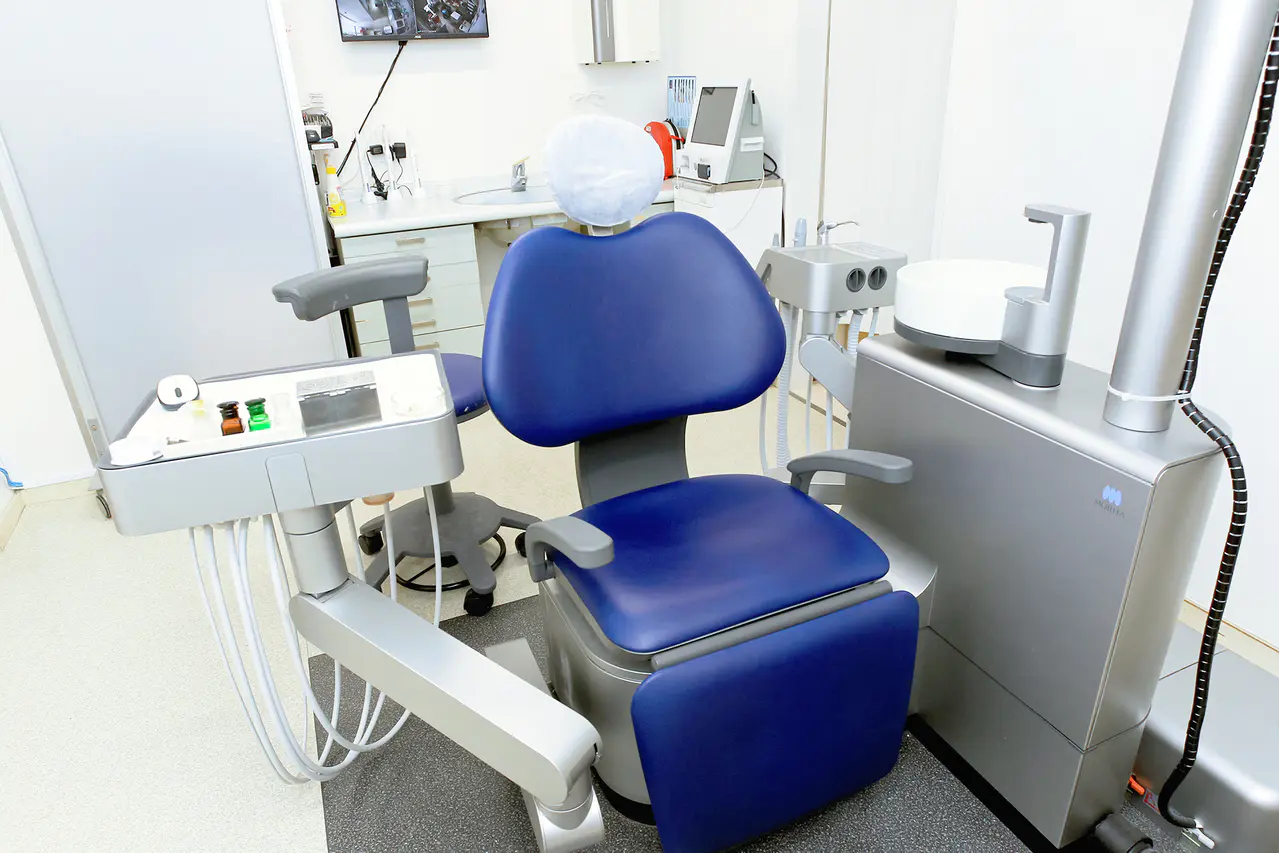 ①医院外観②診療台③駐車場