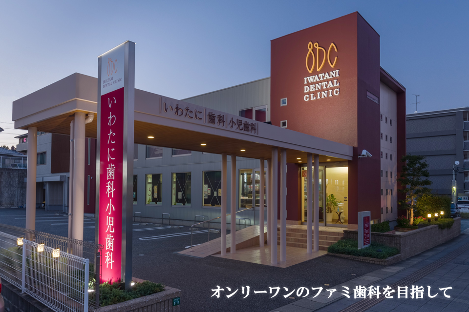 バリアフリー設計となっており落ち着けるラウンジもございます