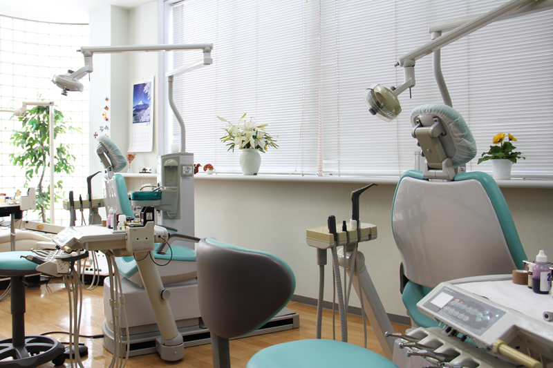 ①診療室②子供用診療台③待合室