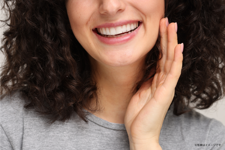 専用マウスピースを使い、患者様のペースで歯を白くします