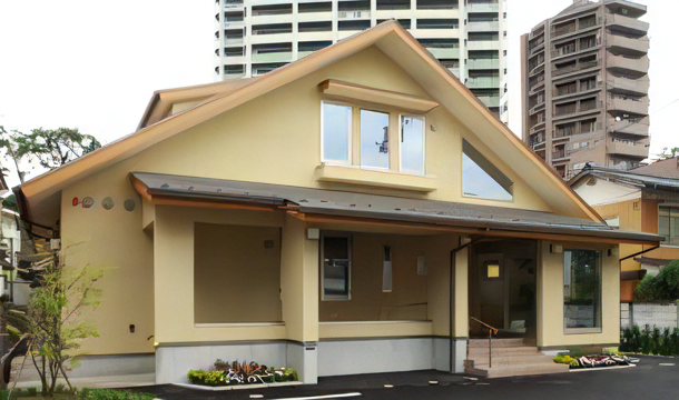 【大橋バス停留所より徒歩3分】【すべての診察室は完全個室】車いすの患者様にも対応しています「大手町かわた歯科」