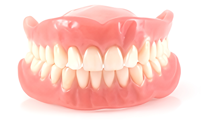 見た目も、感覚も、自然に馴染む義歯設計