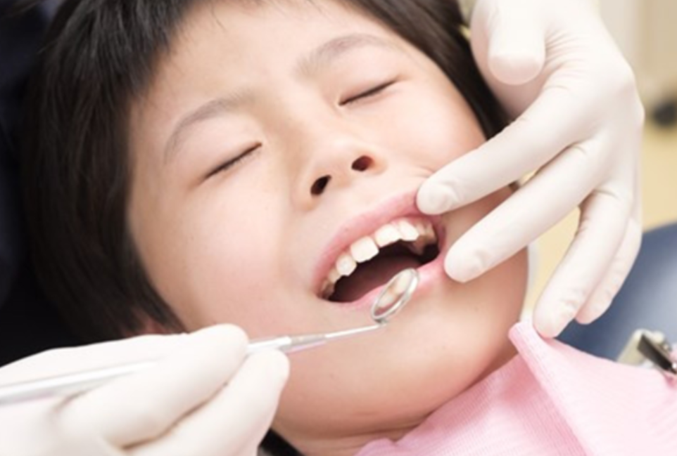 定期検診による予防中心のアプローチで長期的な口腔健康を実現