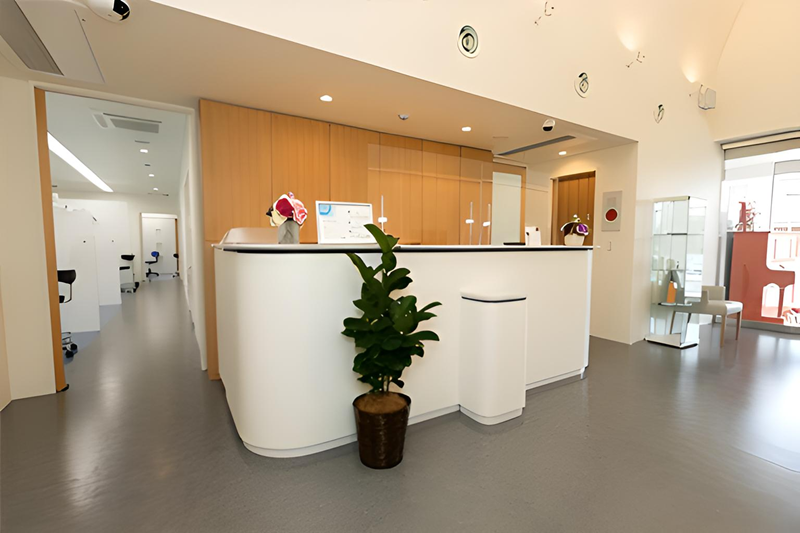①クリニック外観②受付③カウンセリングルーム