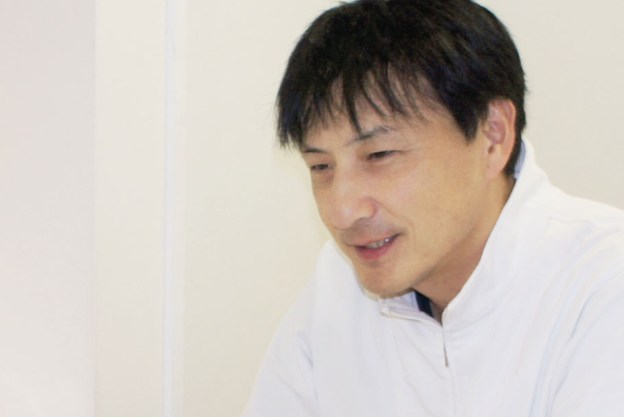 院長の梅木 伸一